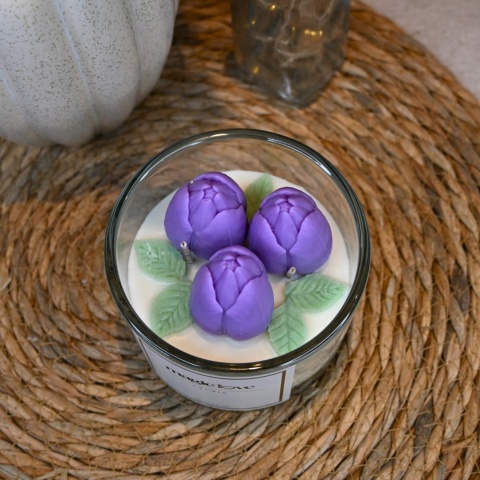 Świeca sojowa bukiet fioletowych tulipanów