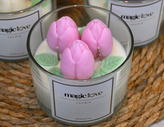 Świeca sojowa bukiet różowychtulipanów