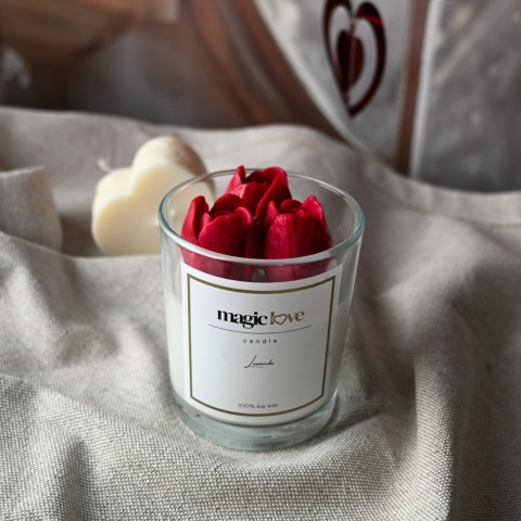 Świeca sojowa małe czerwone tulipany